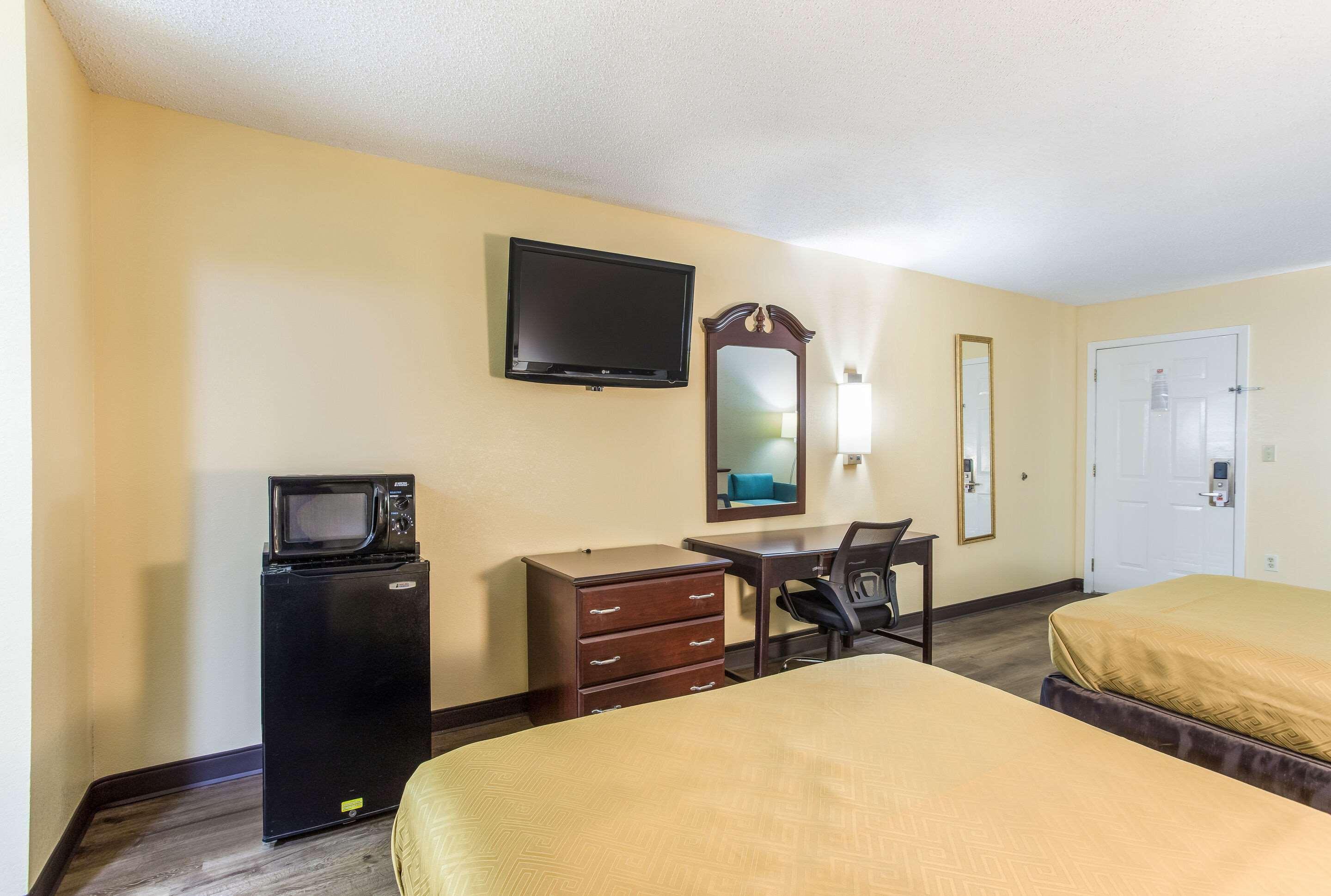 Econo Lodge Клинтон Экстерьер фото