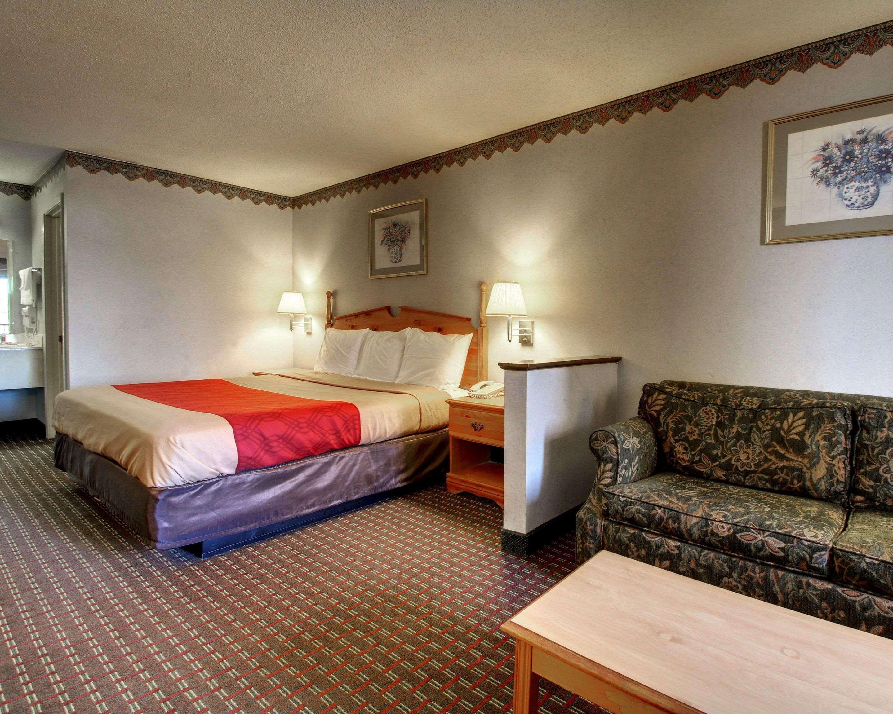 Econo Lodge Клинтон Экстерьер фото
