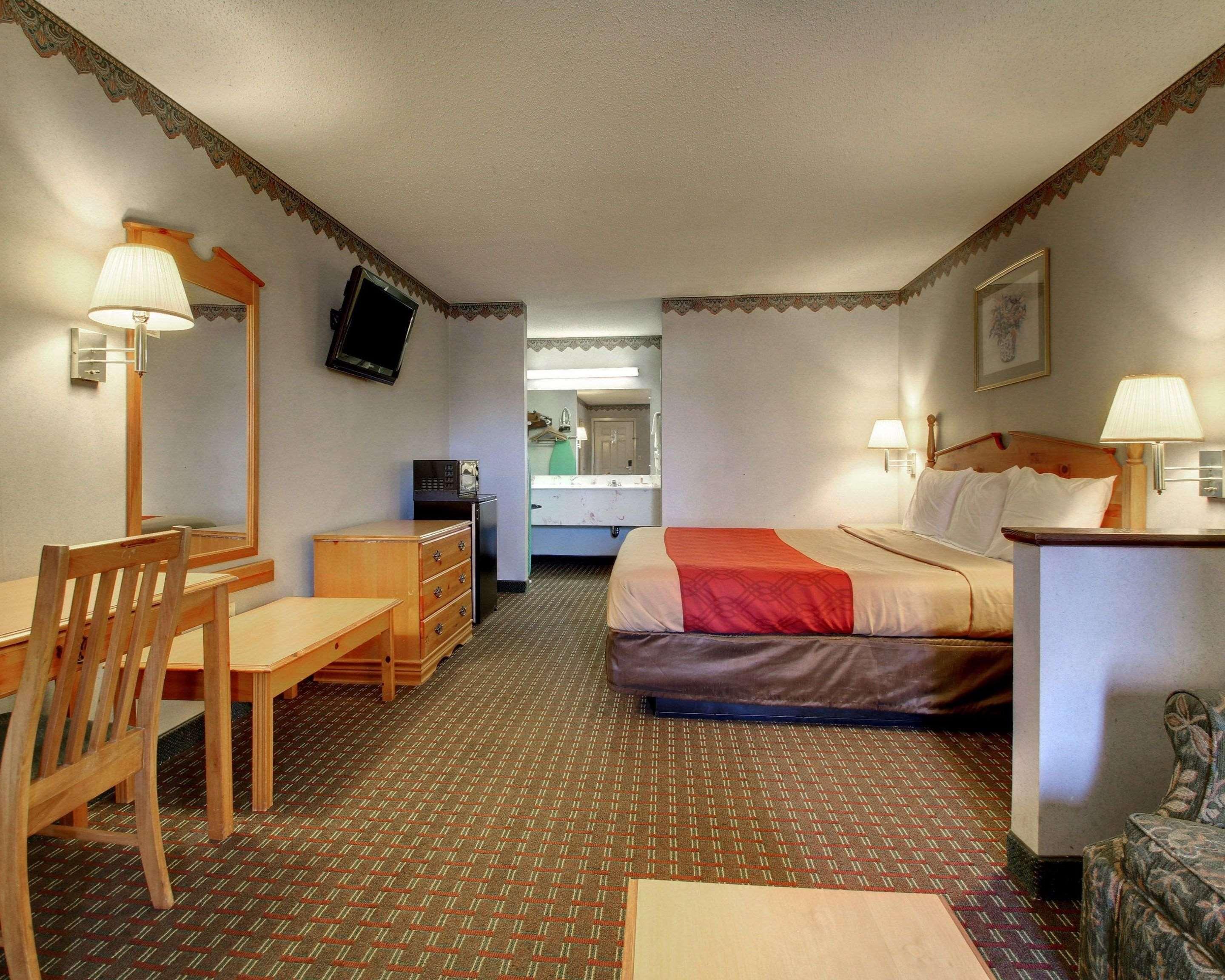 Econo Lodge Клинтон Экстерьер фото