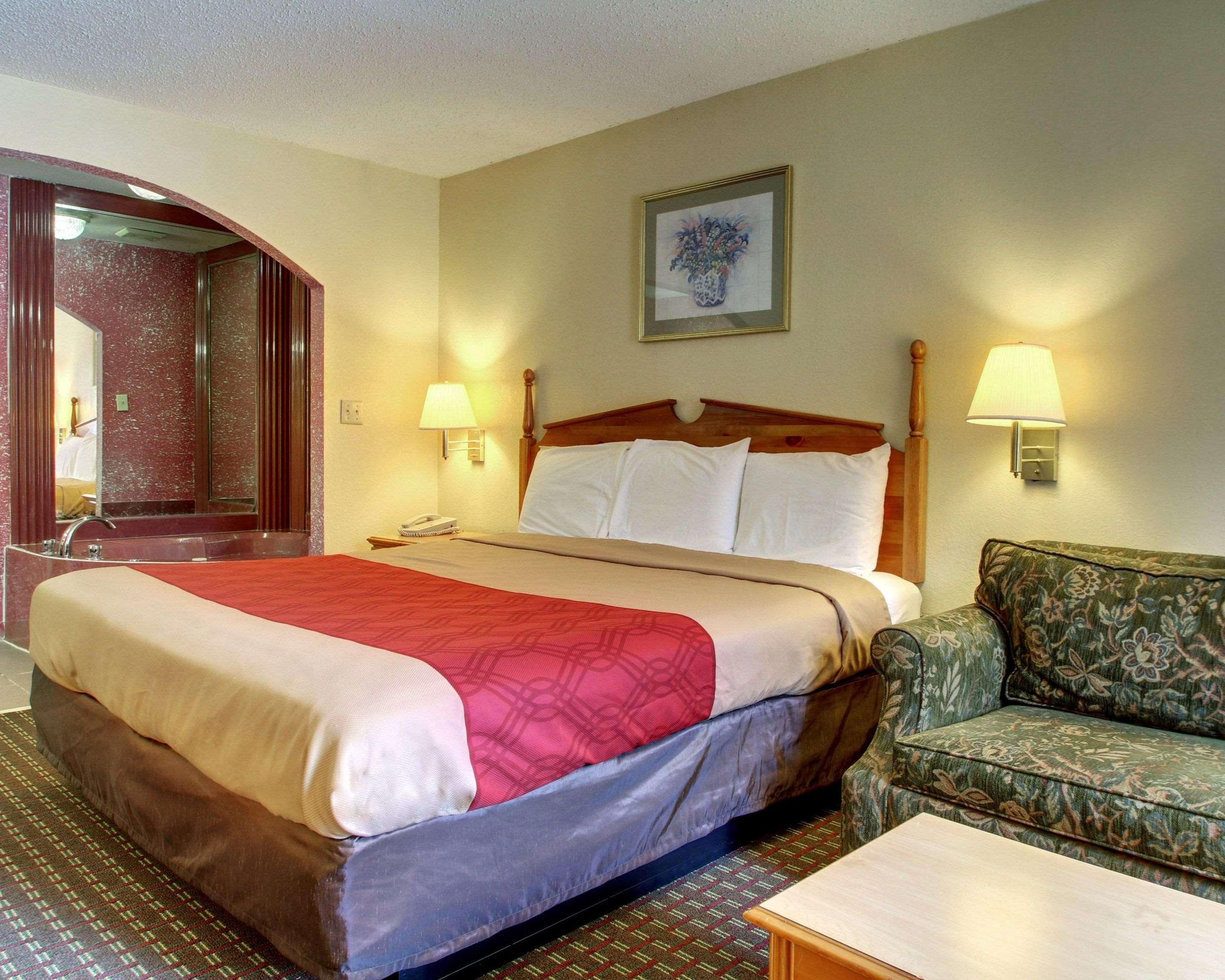 Econo Lodge Клинтон Экстерьер фото
