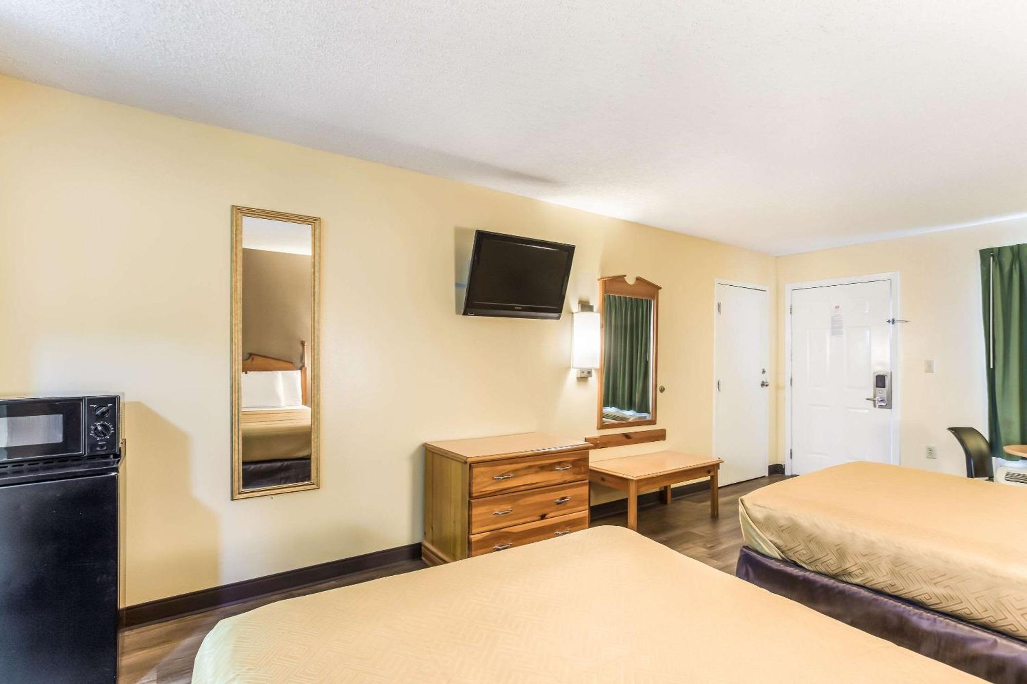 Econo Lodge Клинтон Экстерьер фото