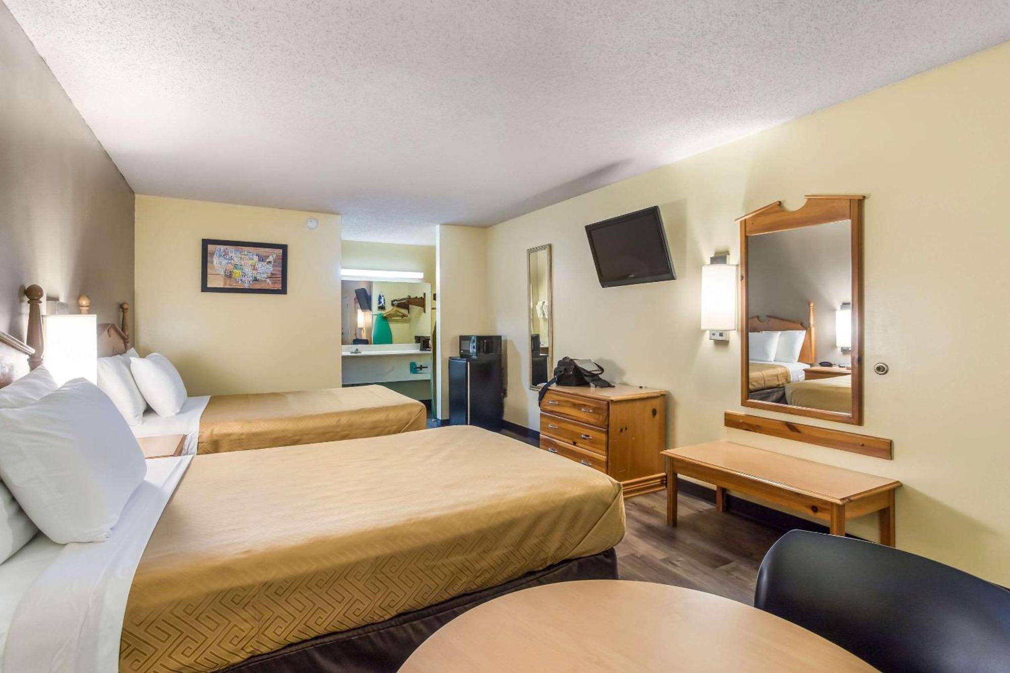Econo Lodge Клинтон Экстерьер фото